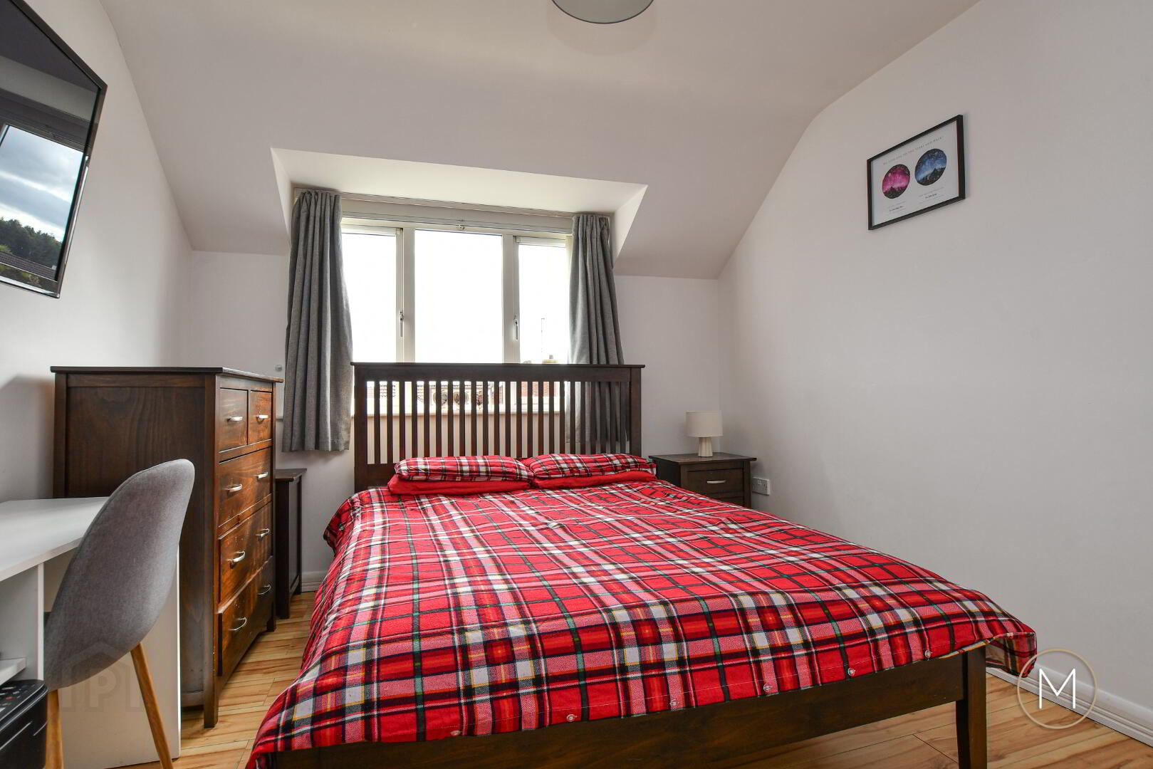 17 Castle Avenue 26 of 41