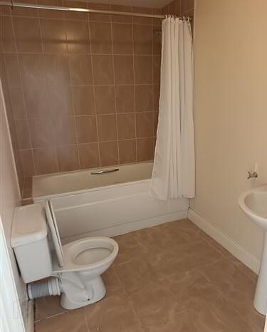 3 Mallon Town Centre 5 of 5