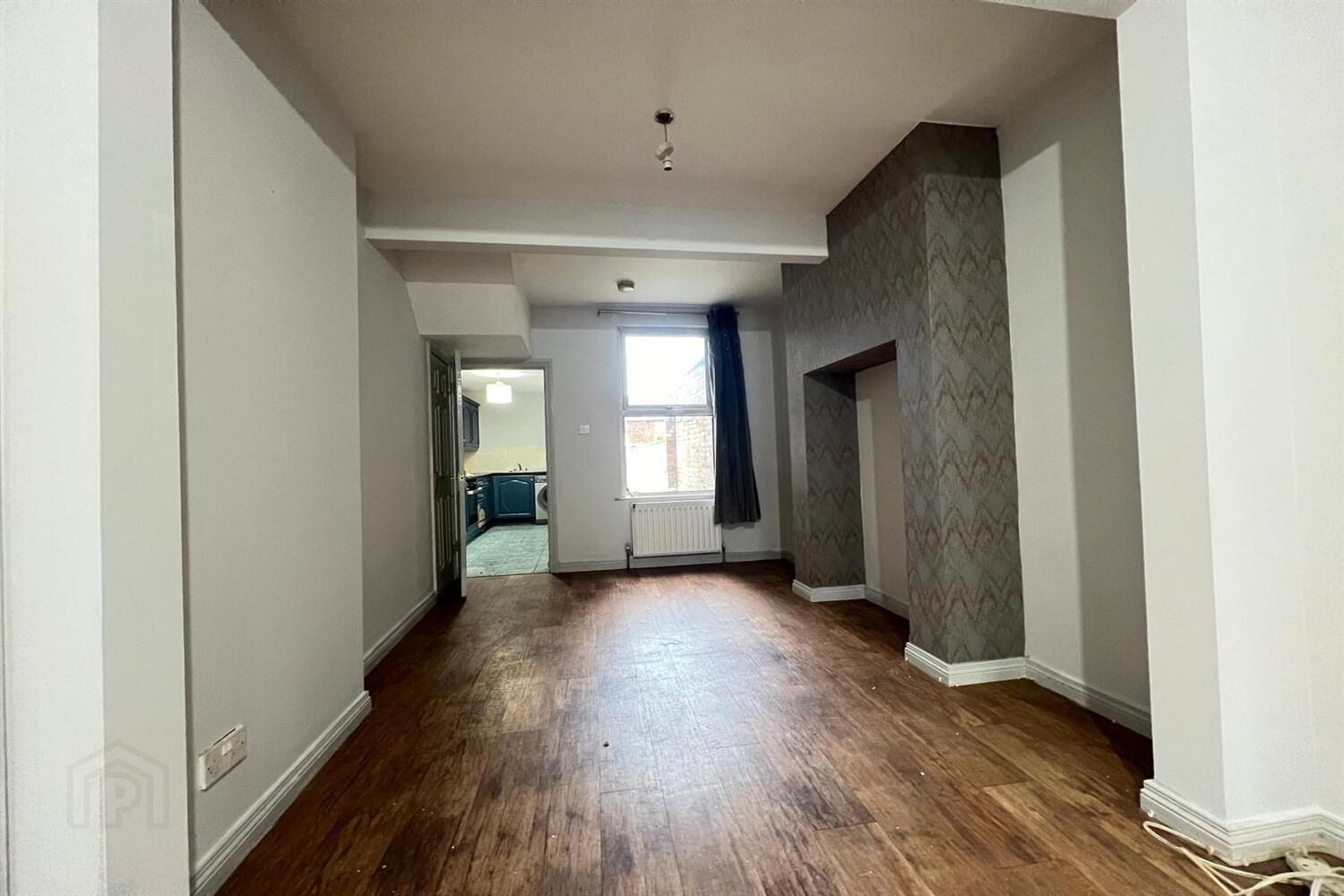 12 Willowfield Gardens 3 of 13