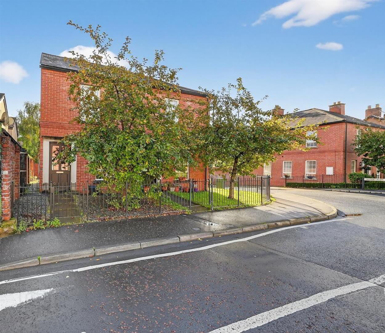 4 Glenburn Road 1 of 17