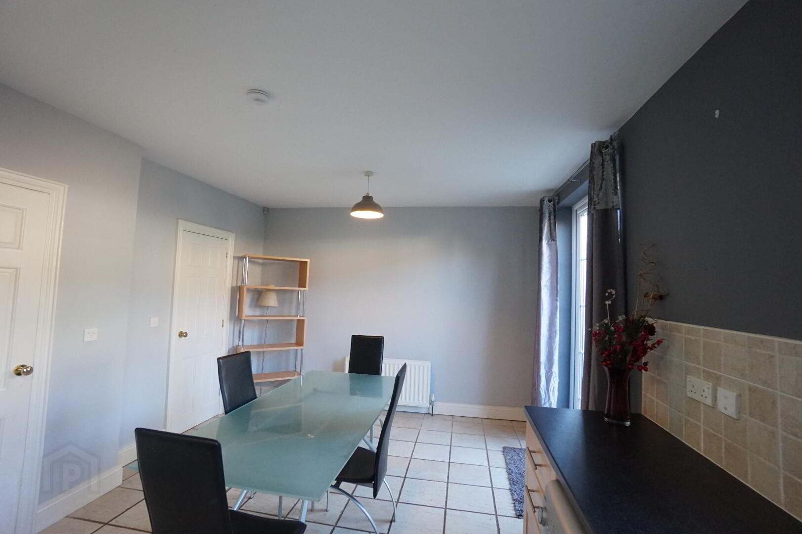 8 Glebe Crescent 6 of 18
