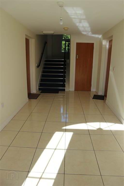 89e Leathem Square 2 of 11
