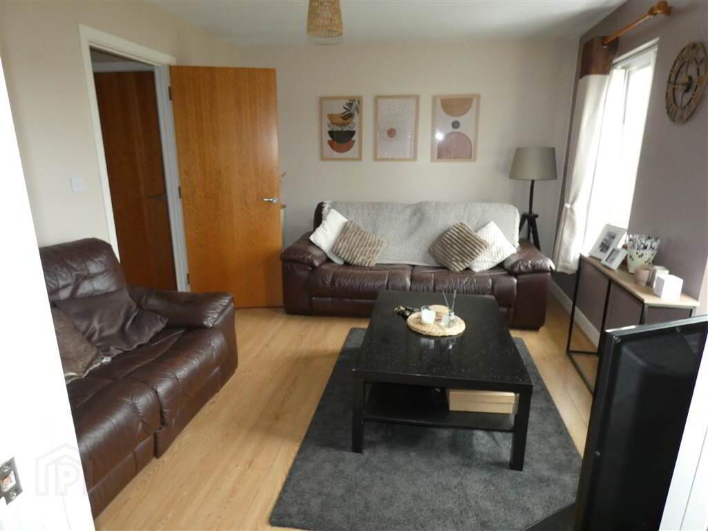 89e Leathem Square 5 of 11