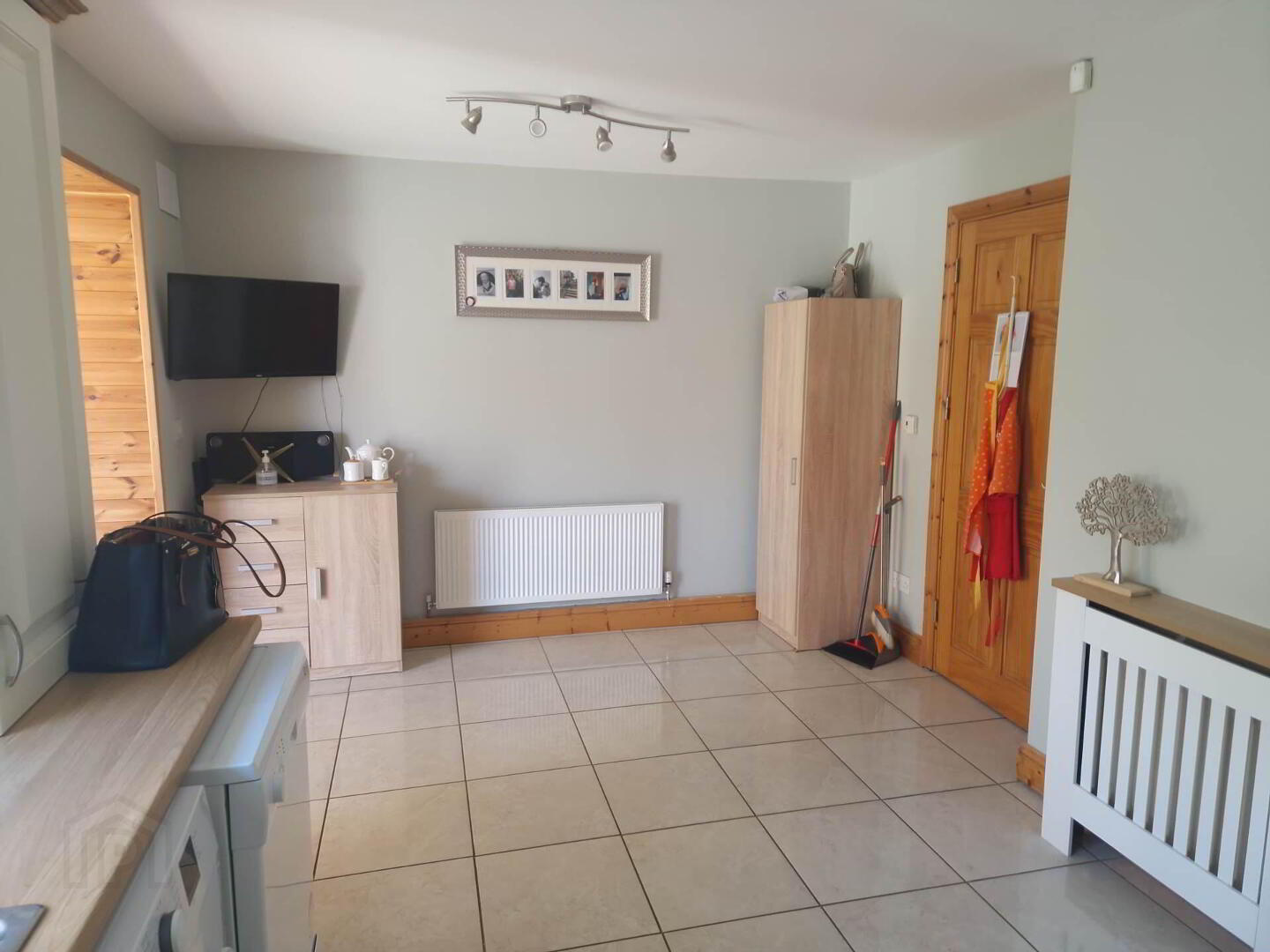 11 Cyprian Avenue 10 of 27