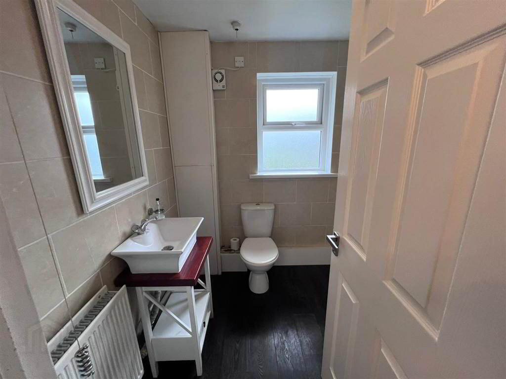 Apt 11, Oakvale Court 10 of 11