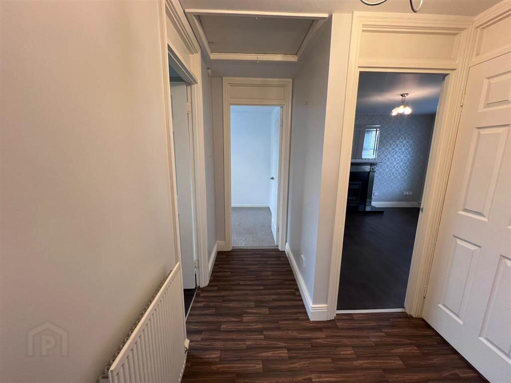 Apt 11, Oakvale Court 6 of 11