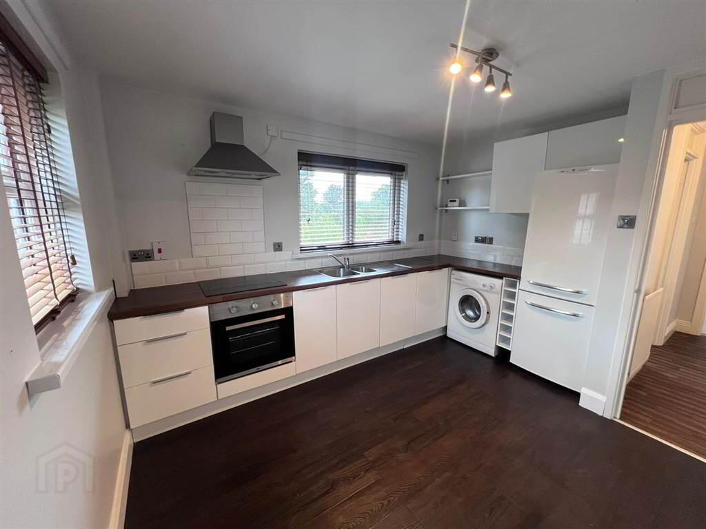 Apt 11, Oakvale Court 5 of 11