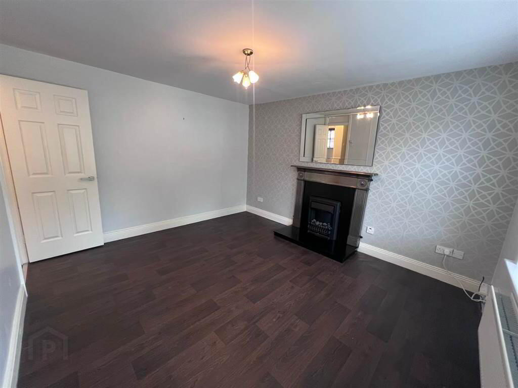 Apt 11, Oakvale Court 4 of 11