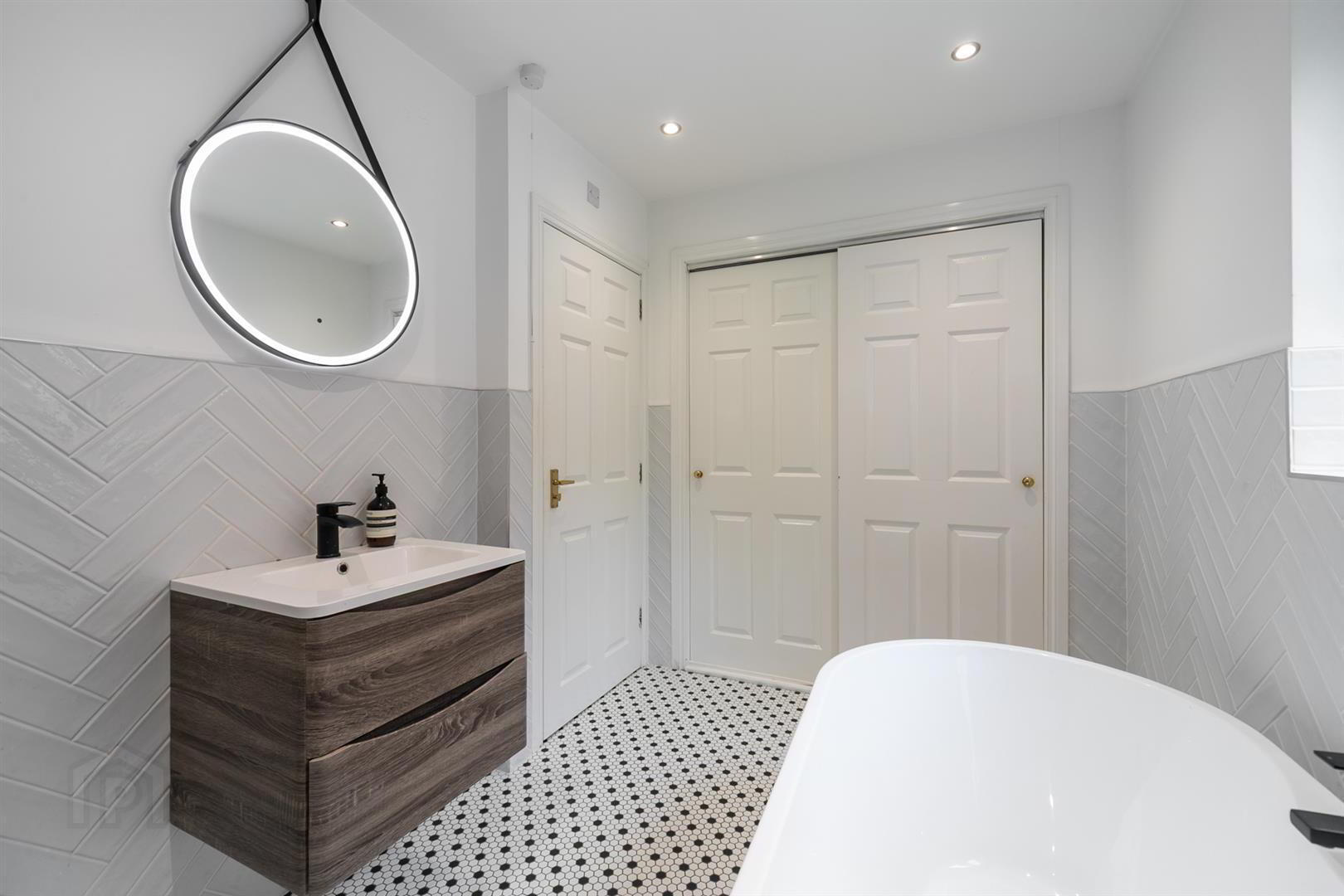 19 Firmount, 581 Antrim Road 21 of 35