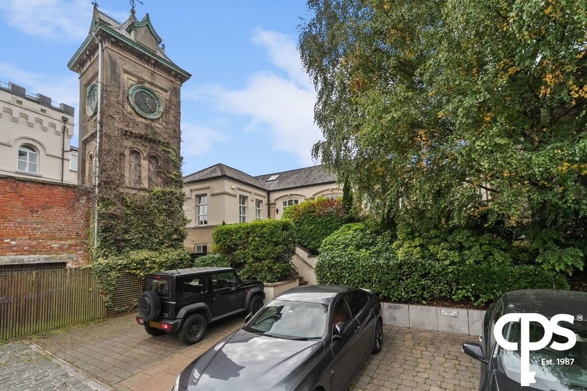 Apt 10, 17 The Walled Garden 1 of 32