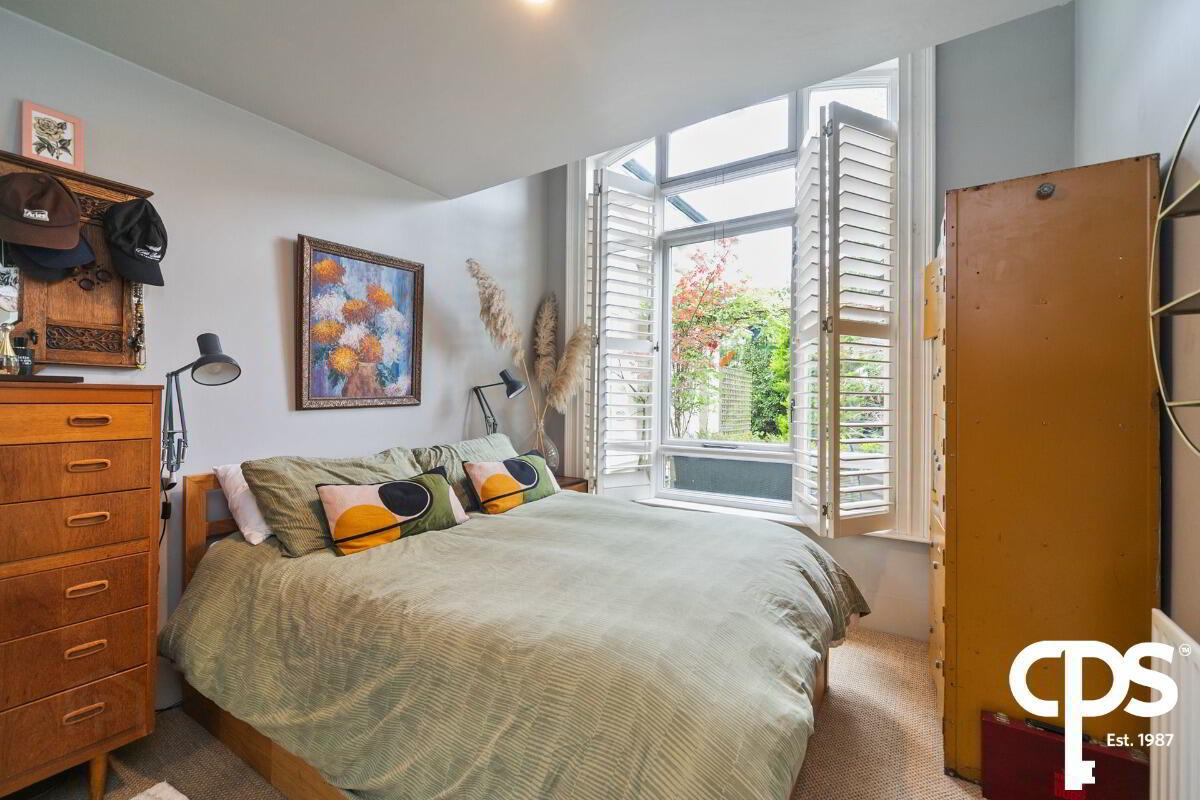 Apt 10, 17 The Walled Garden 13 of 32