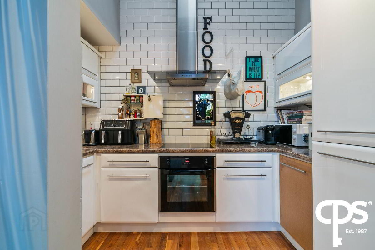 Apt 10, 17 The Walled Garden 6 of 32