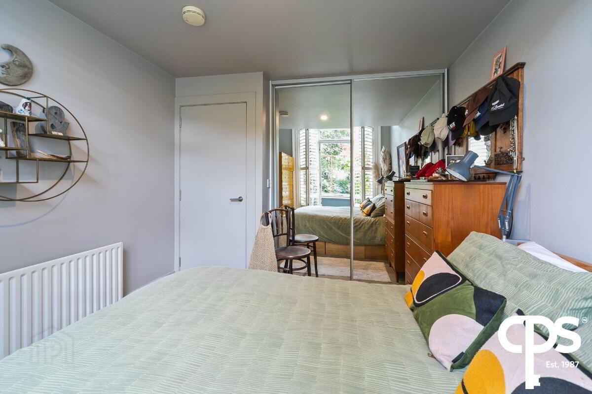 Apt 10, 17 The Walled Garden 14 of 32