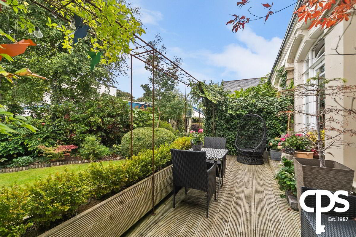 Apt 10, 17 The Walled Garden 19 of 32