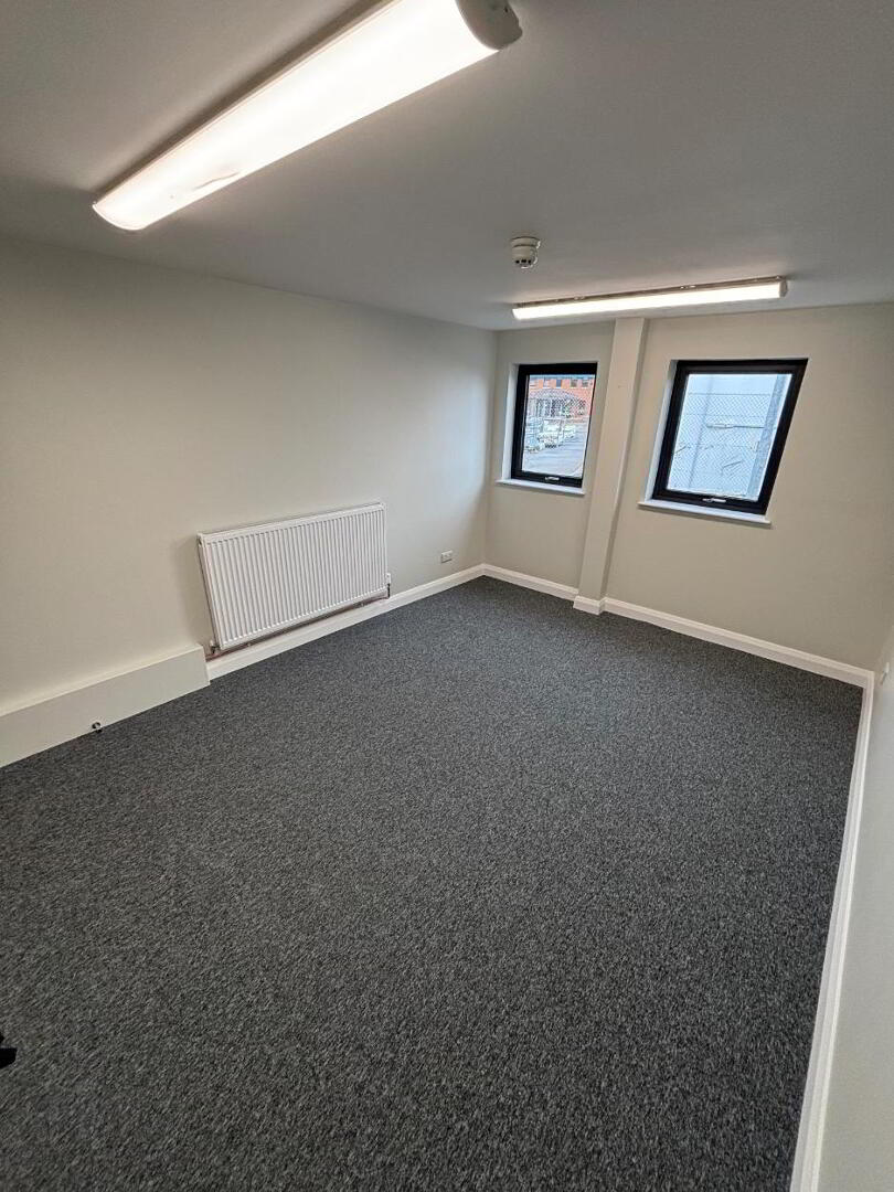 Lurgyvallen Business Park, 72 Cathedral Road 14 of 29