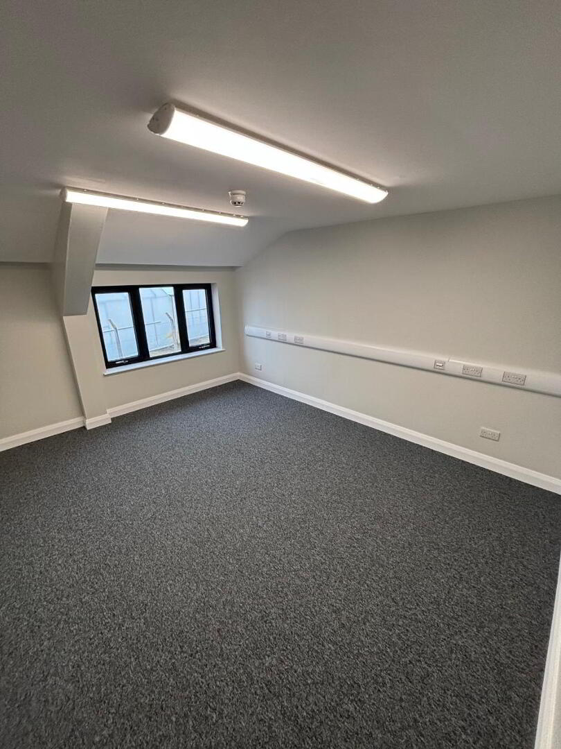 Lurgyvallen Business Park, 72 Cathedral Road 19 of 29