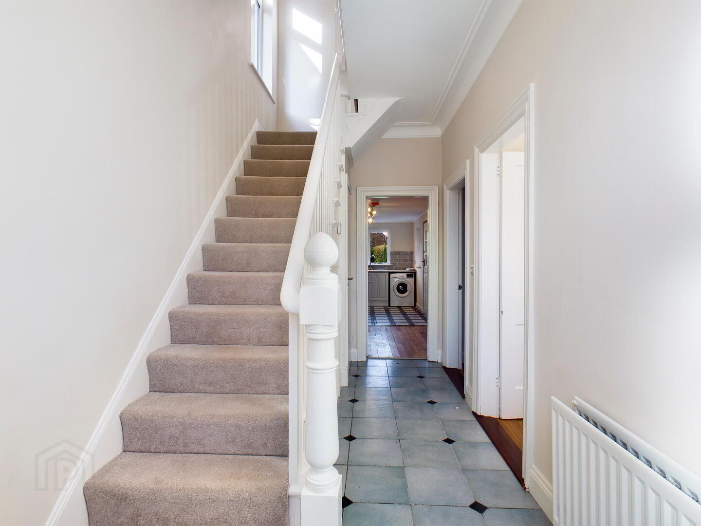 121 Haypark Avenue 3 of 24