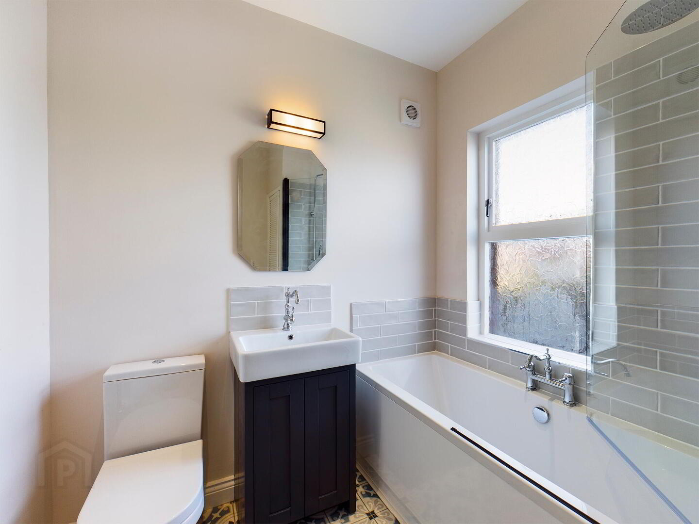121 Haypark Avenue 16 of 24