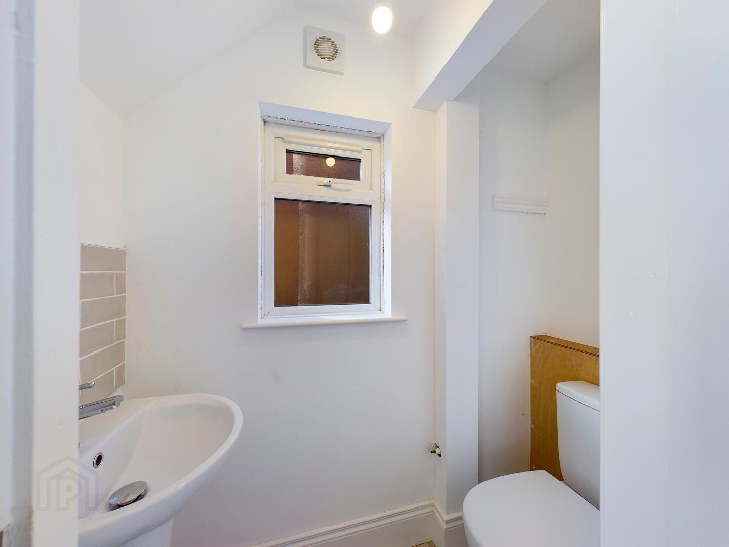 121 Haypark Avenue 14 of 24