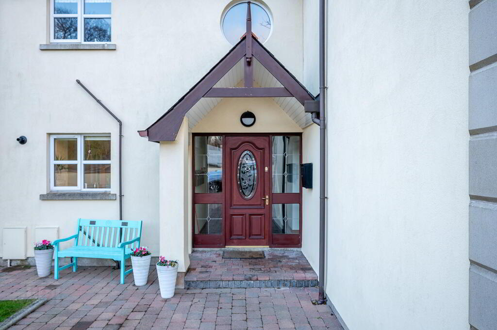 3 Apt, Farnham Lodge, 26 Farnham Road 3 of 23
