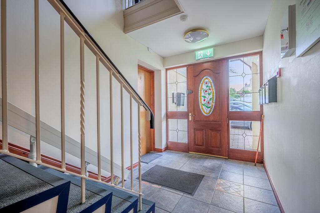 3 Apt, Farnham Lodge, 26 Farnham Road 5 of 23