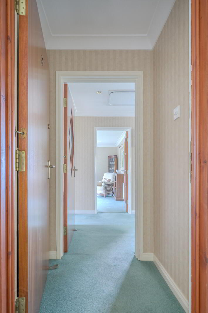 3 Apt, Farnham Lodge, 26 Farnham Road 7 of 23