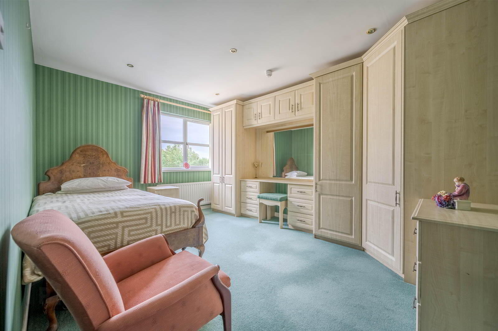 3 Apt, Farnham Lodge, 26 Farnham Road 19 of 23