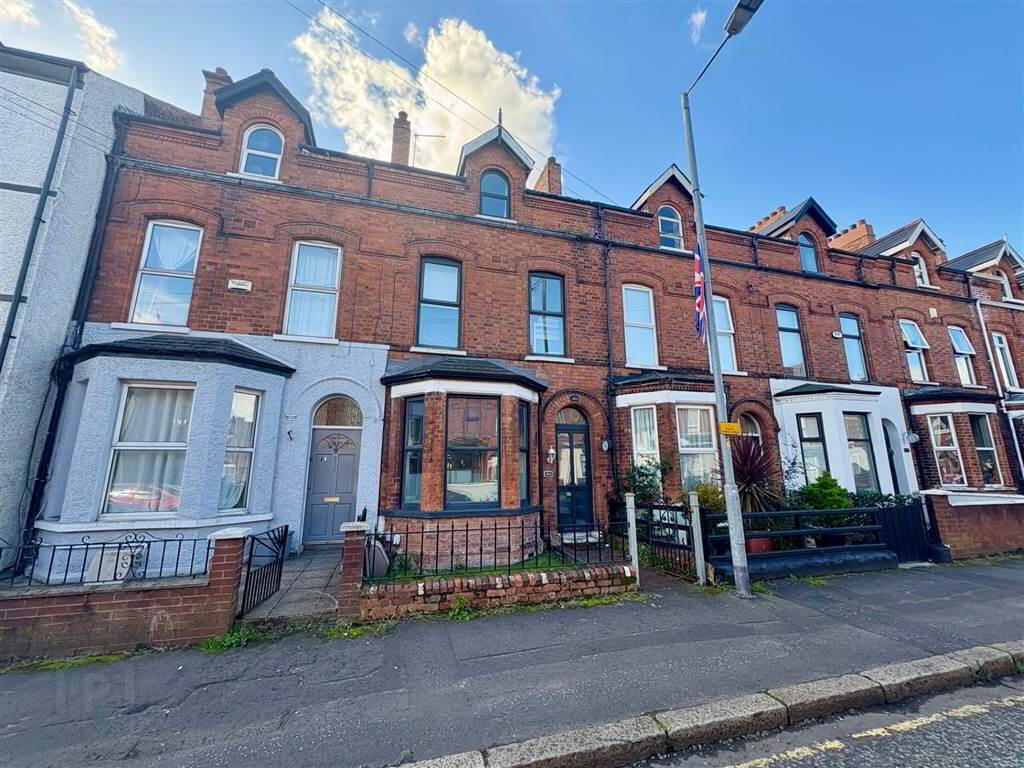 263 Ravenhill Avenue 1 of 33