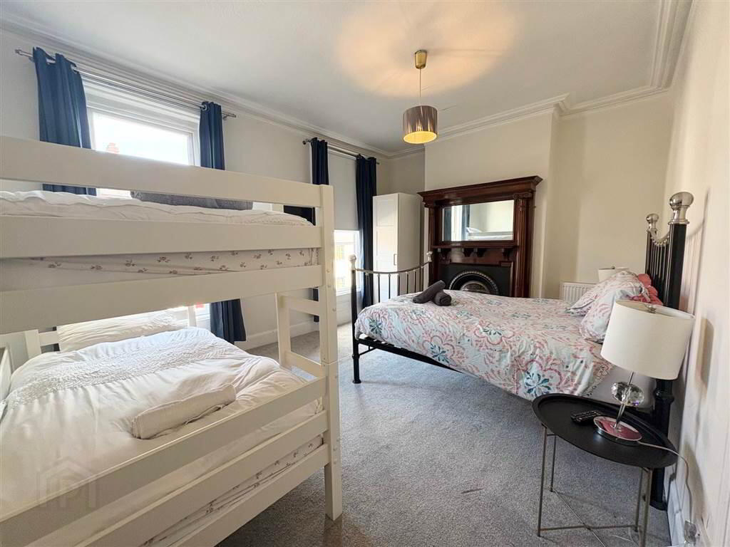 263 Ravenhill Avenue 20 of 33