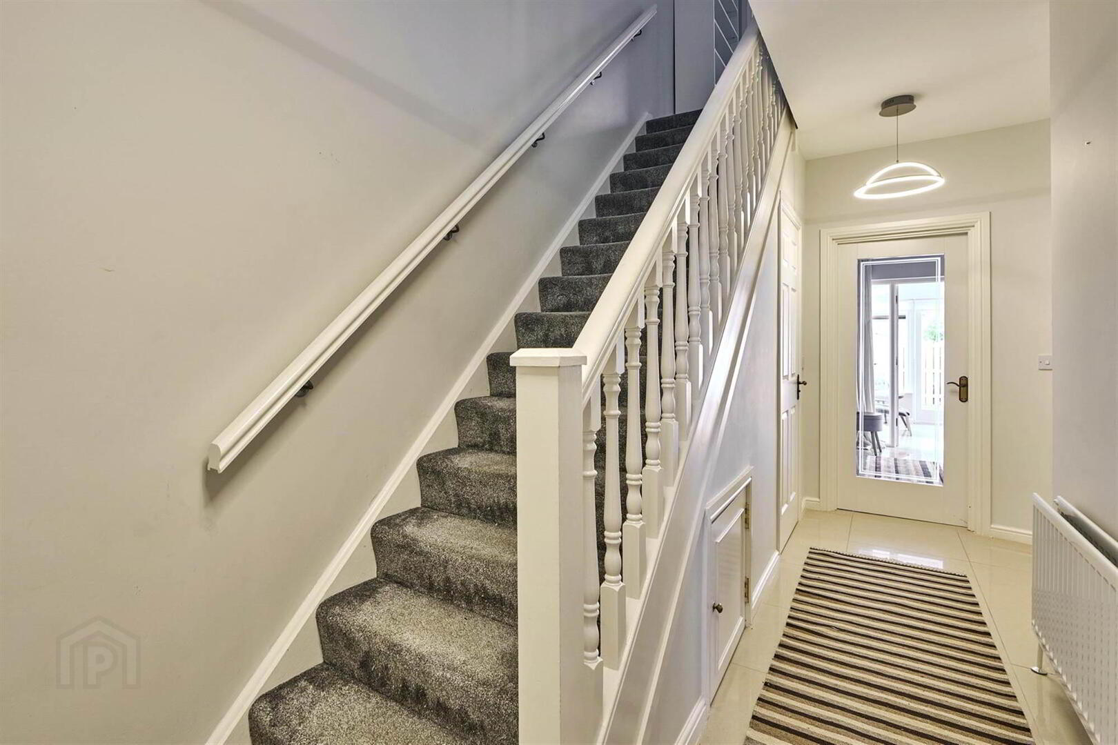 8 Manor Farm Crescent 2 of 22