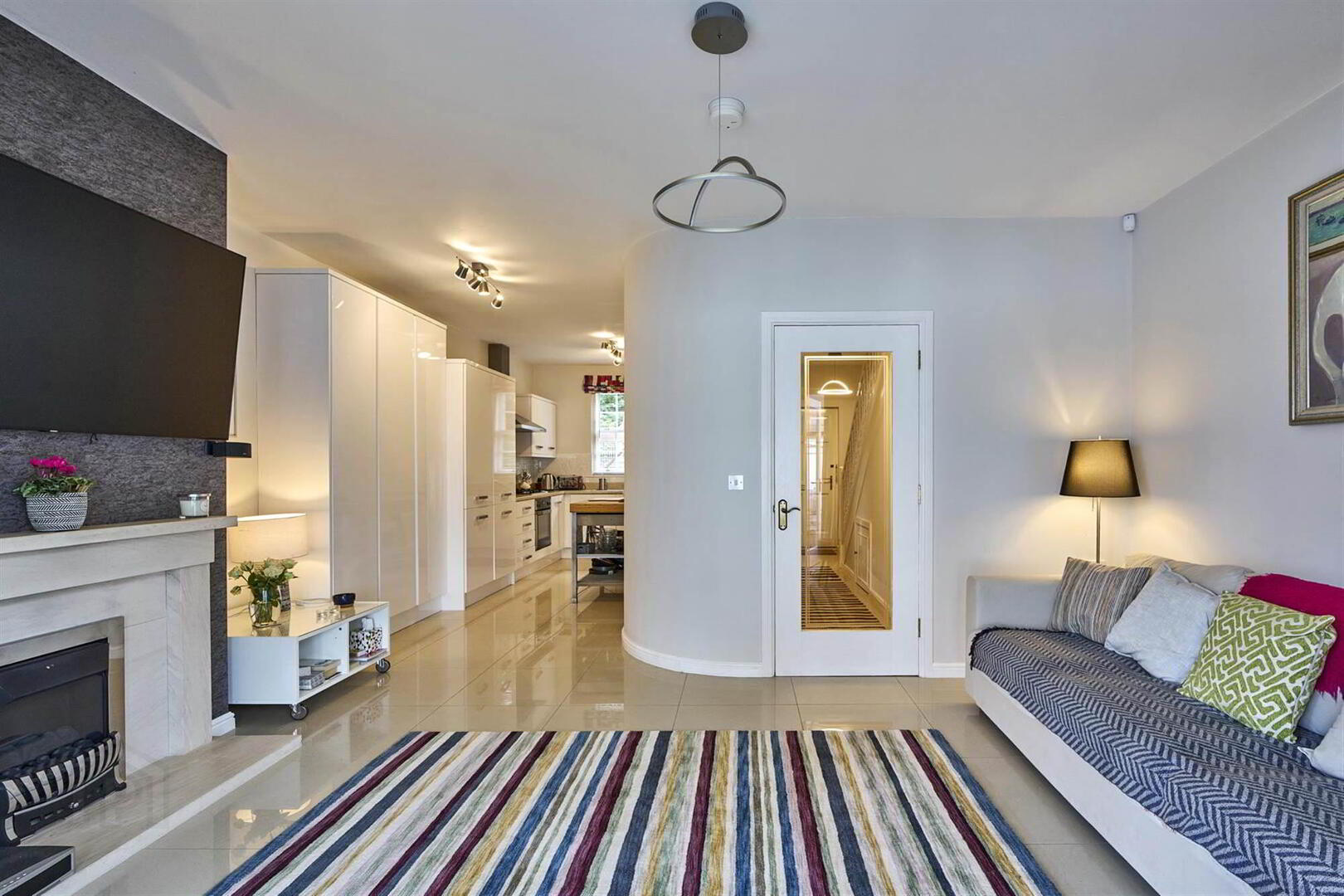 8 Manor Farm Crescent 5 of 22