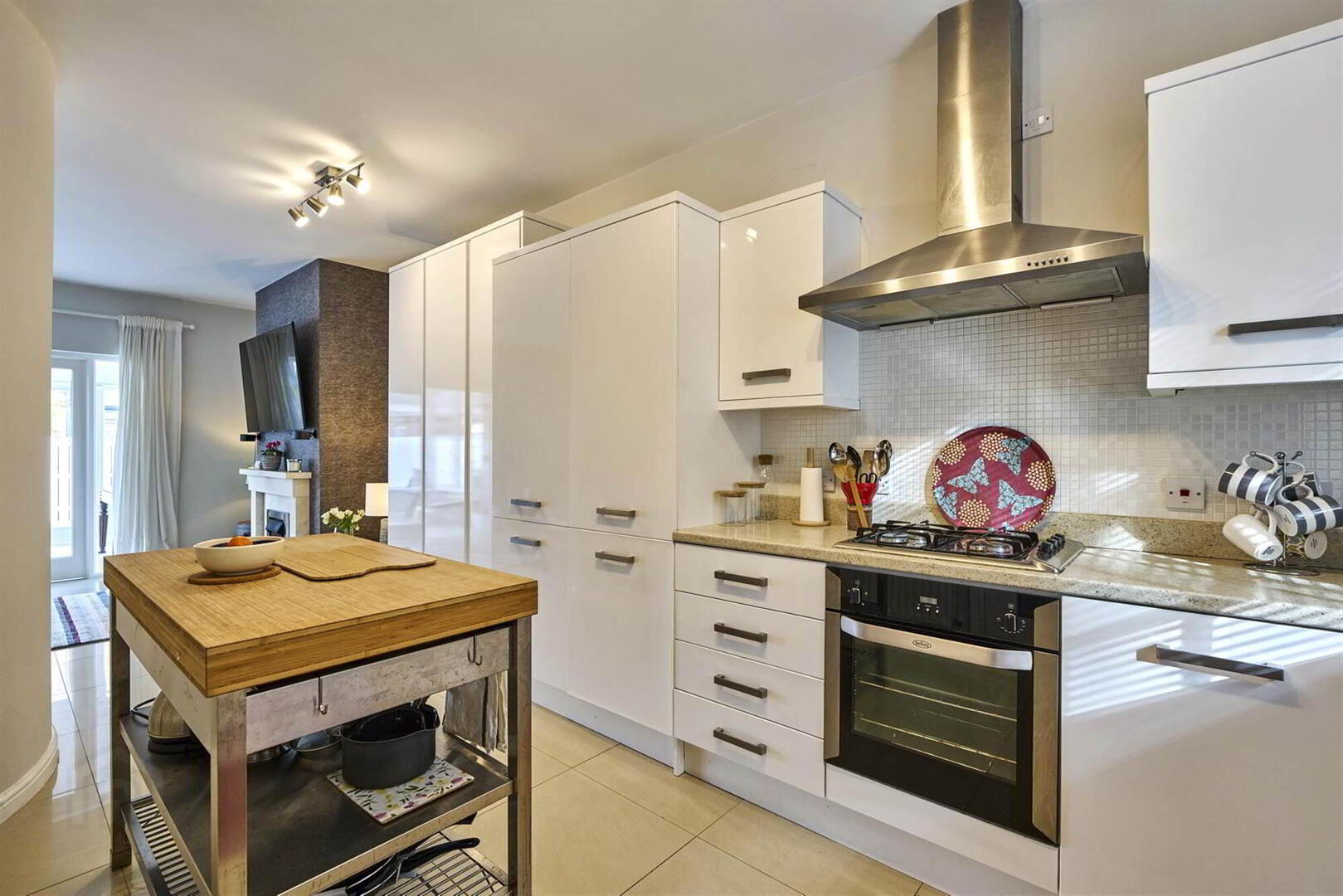 8 Manor Farm Crescent 6 of 22
