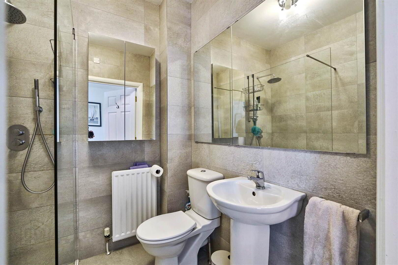 8 Manor Farm Crescent 10 of 22