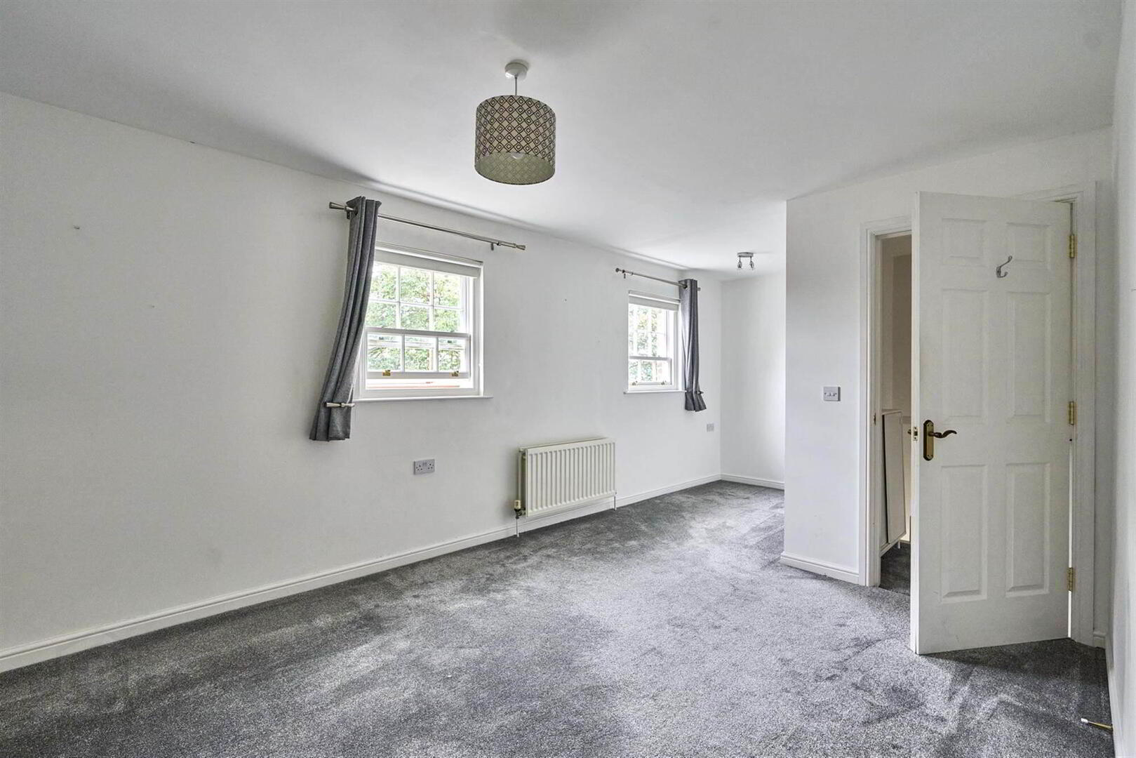 8 Manor Farm Crescent 13 of 22