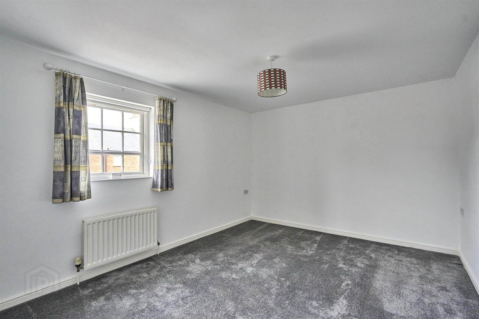 8 Manor Farm Crescent 15 of 22
