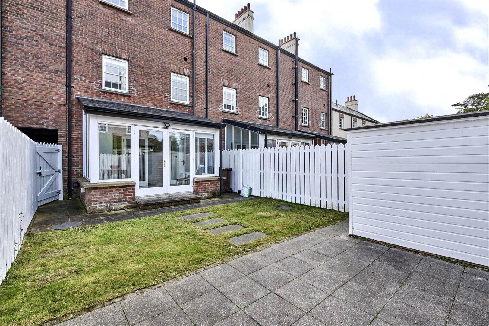 8 Manor Farm Crescent 20 of 22