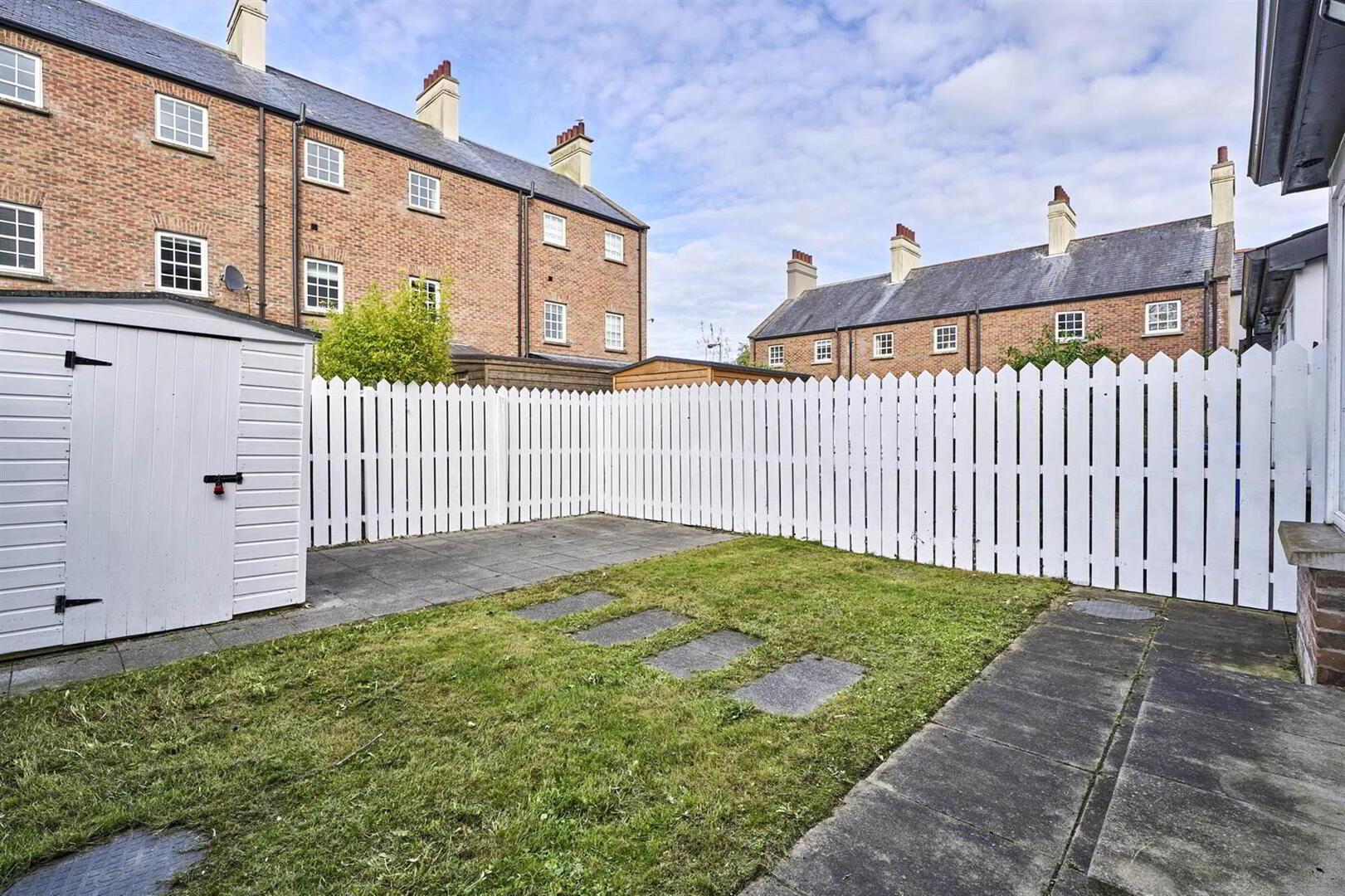 8 Manor Farm Crescent 21 of 22
