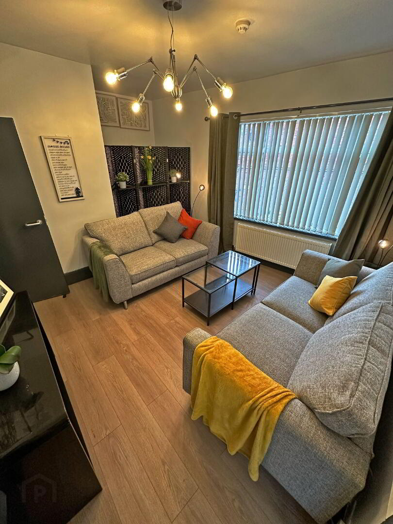 Unit 4, 30 Elimgrove St 8 of 14
