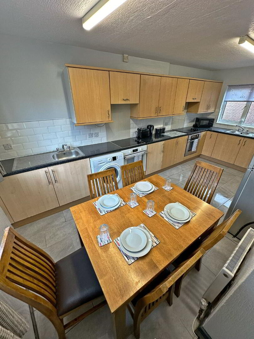 Unit 4, 30 Elimgrove St 5 of 14