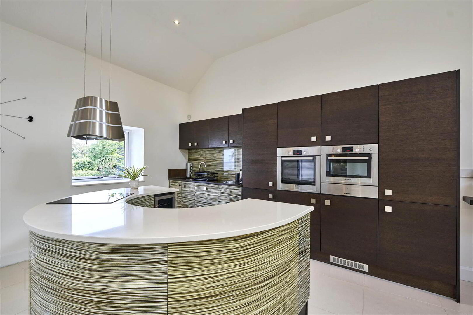 10 Maxwell Lane 32 of 47