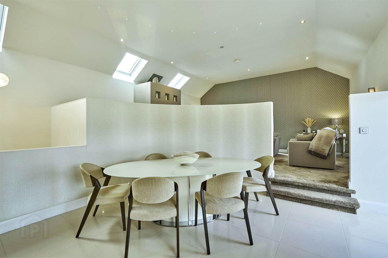 10 Maxwell Lane 34 of 47