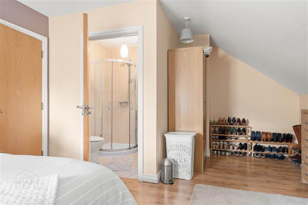 47 Trinity Mews 25 of 45