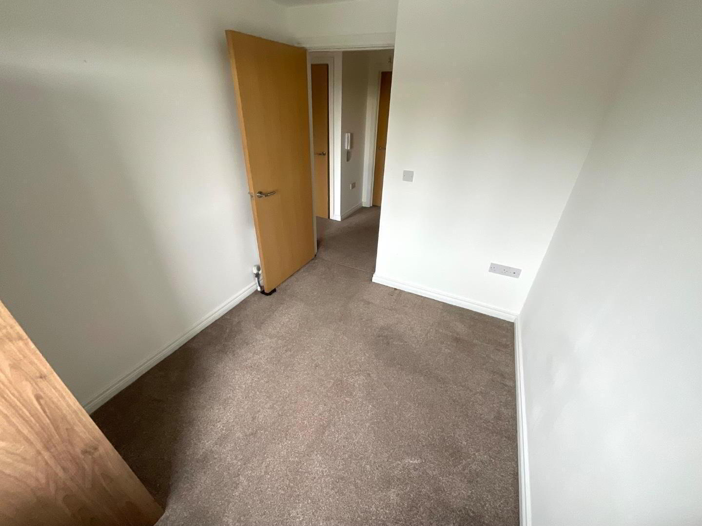 Apartment 18 2 West Circular Close 7 of 11