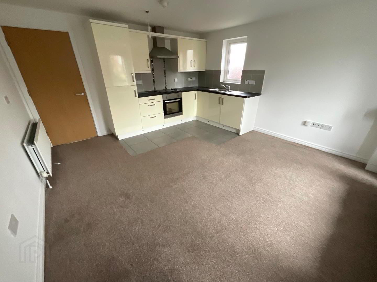 Apartment 18 2 West Circular Close 3 of 11