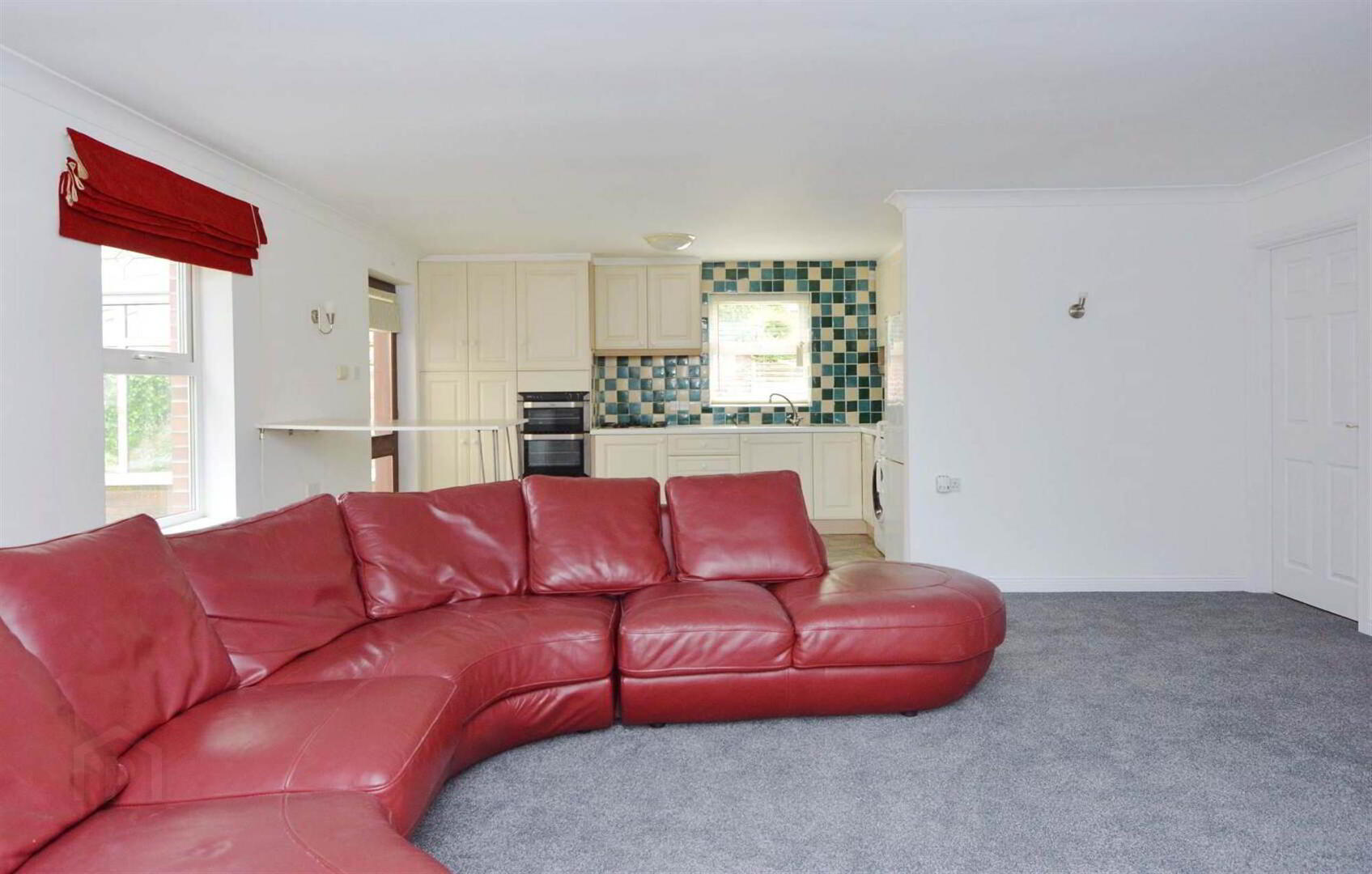 Apt 3, 44 Cyprus Avenue 2 of 11
