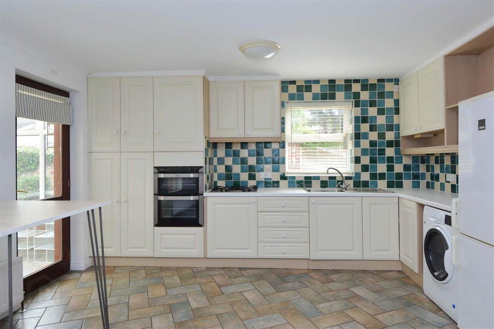 Apt 3, 44 Cyprus Avenue 4 of 11
