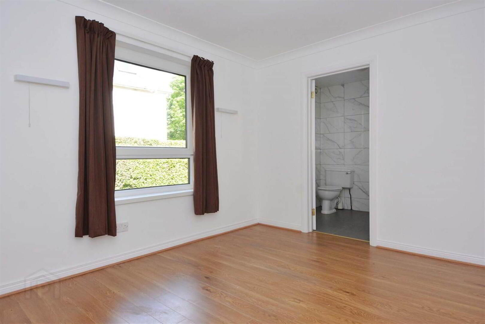 Apt 3, 44 Cyprus Avenue 5 of 11