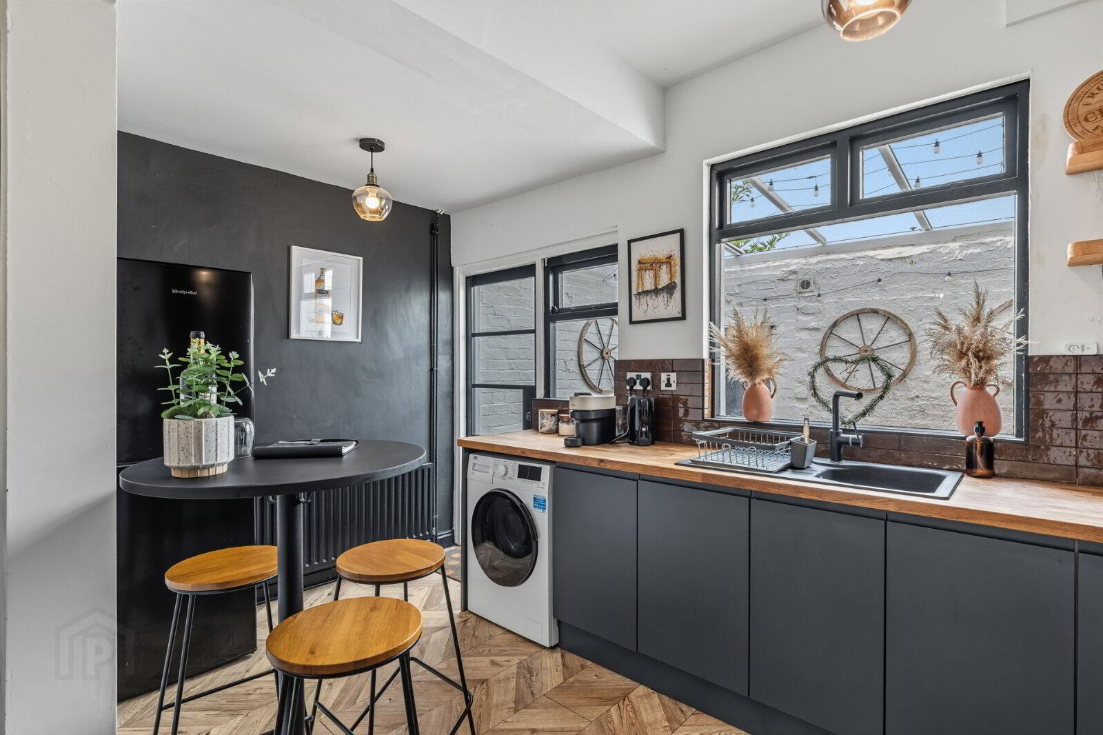 Rathdrum Cottages, 223 Great Northern Street 6 of 14