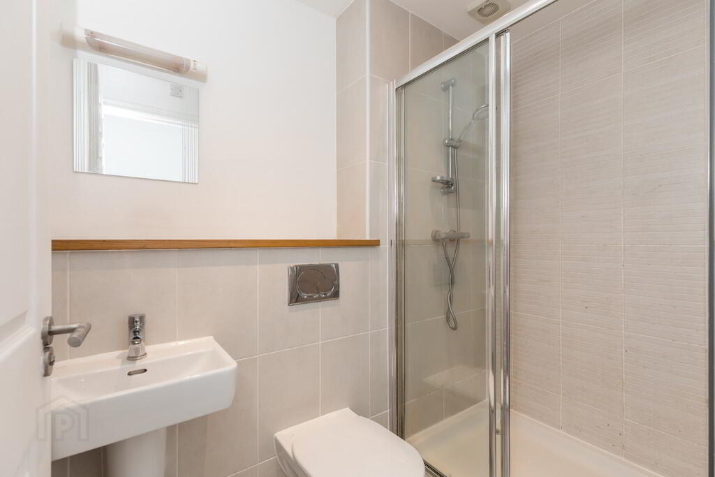 Apt 22 Bridge House, 19 The Boulevard 14 of 18
