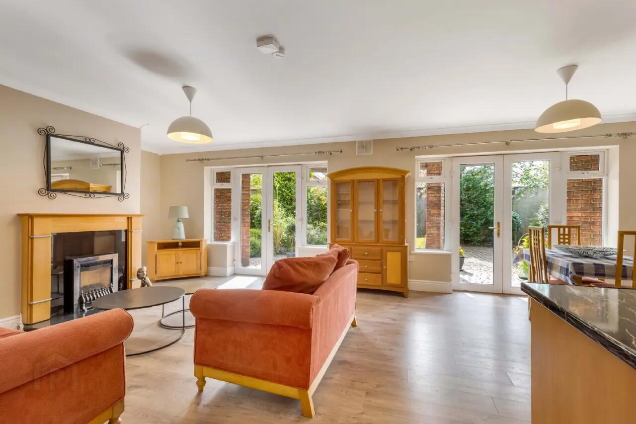 2 Effernock Mews 8 of 26